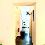 Apartment Urban Retreat - By Nahuen