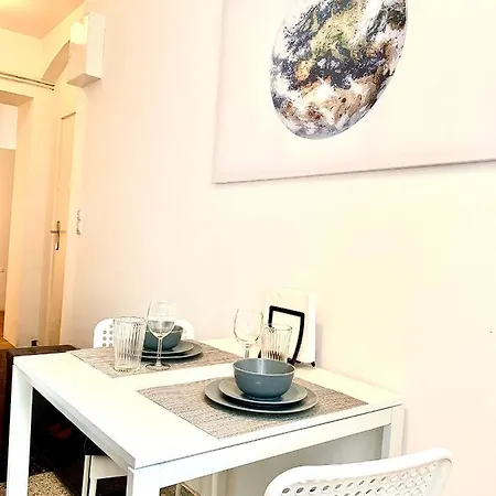 Apartman Urban Retreat - By Nahuen Graz